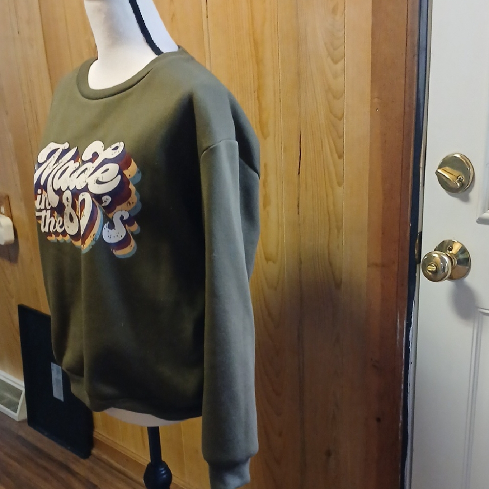 SHEIN Green Crew Neck Sweatshirt with Graphic Design - Picture 3 of 6